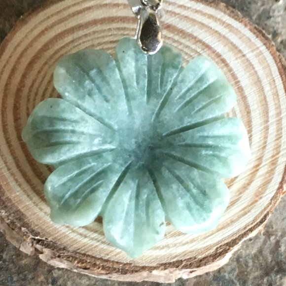 Genuine Burmese Jadeite Flower Pendant Jumbo Type A Untreated - Picture 15 of 16